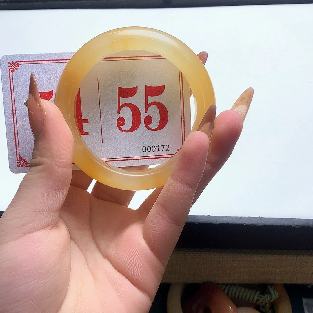 未镶嵌石英质玉（黄龙玉）手镯