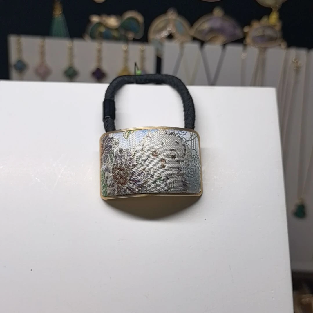 宋锦饰品手工制作031