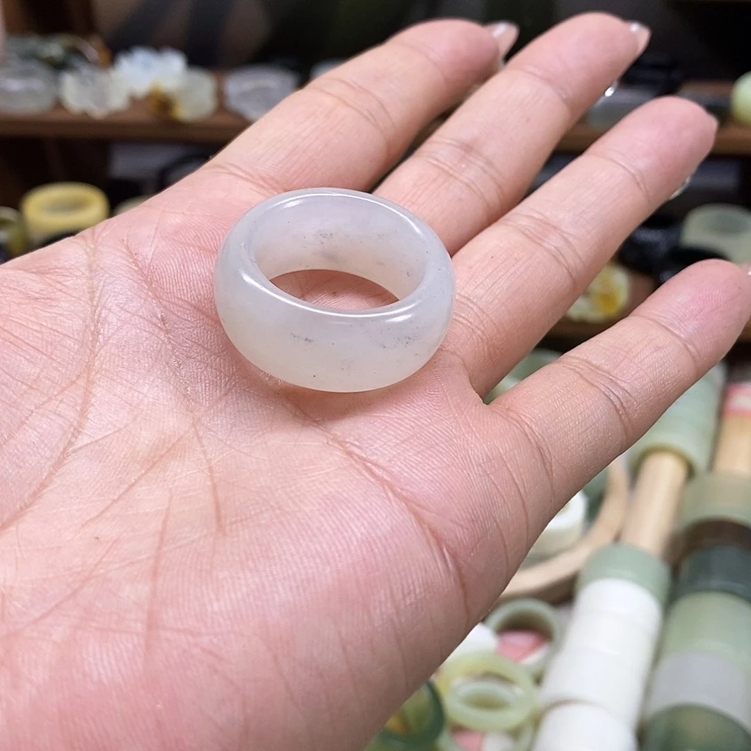 岫玉戒指未镶嵌拒****冰