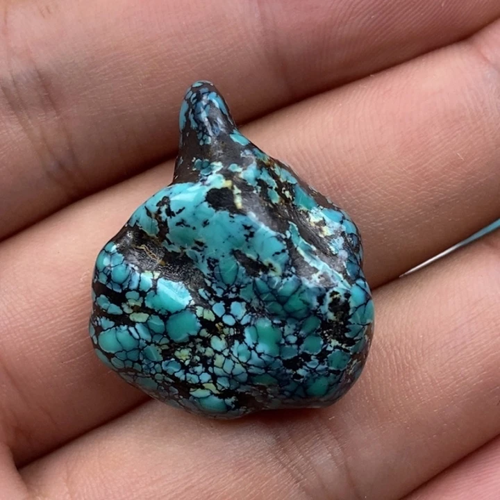 绿松石未镶嵌颈饰