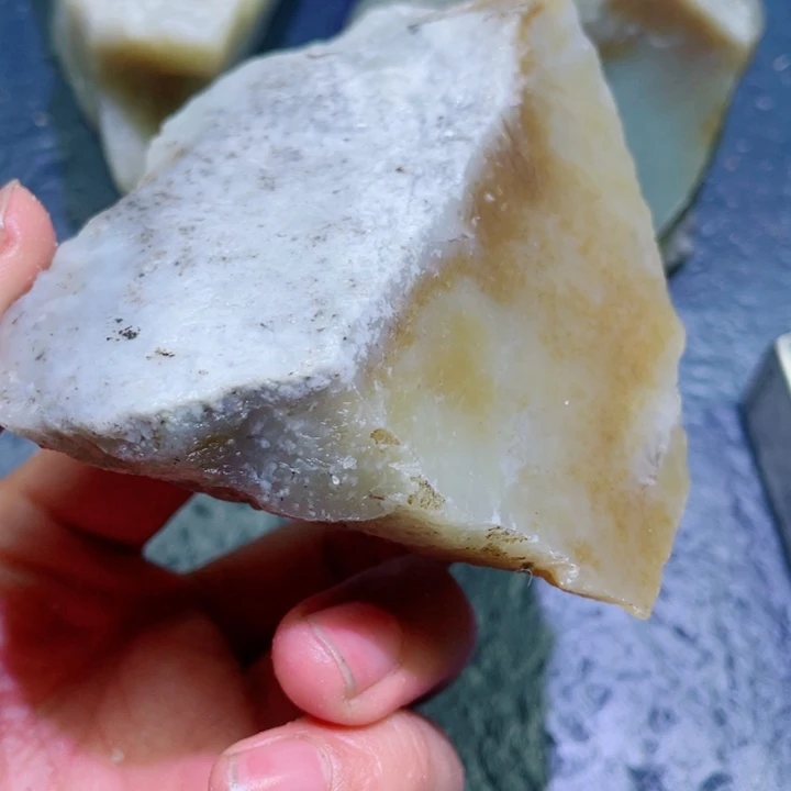 和田玉未镶嵌珠宝半成品