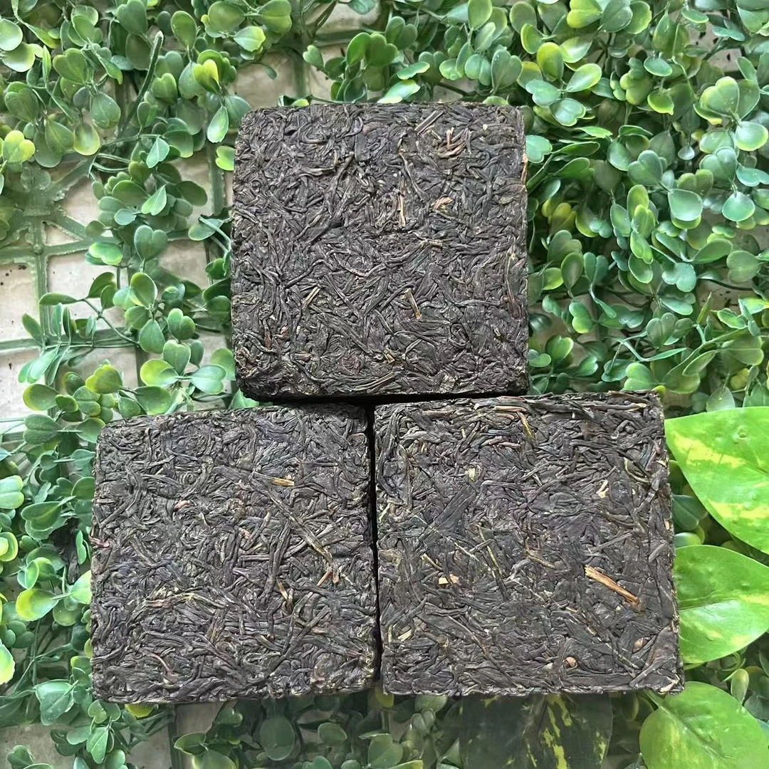 雨腾古茶"Y紫"最Q紫芽X株大圆M最Q紫金大四H200g/砖生茶（4月25）