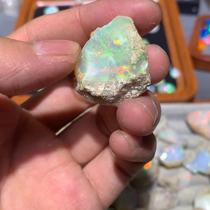 Y****欧泊未镶嵌欧泊裸石