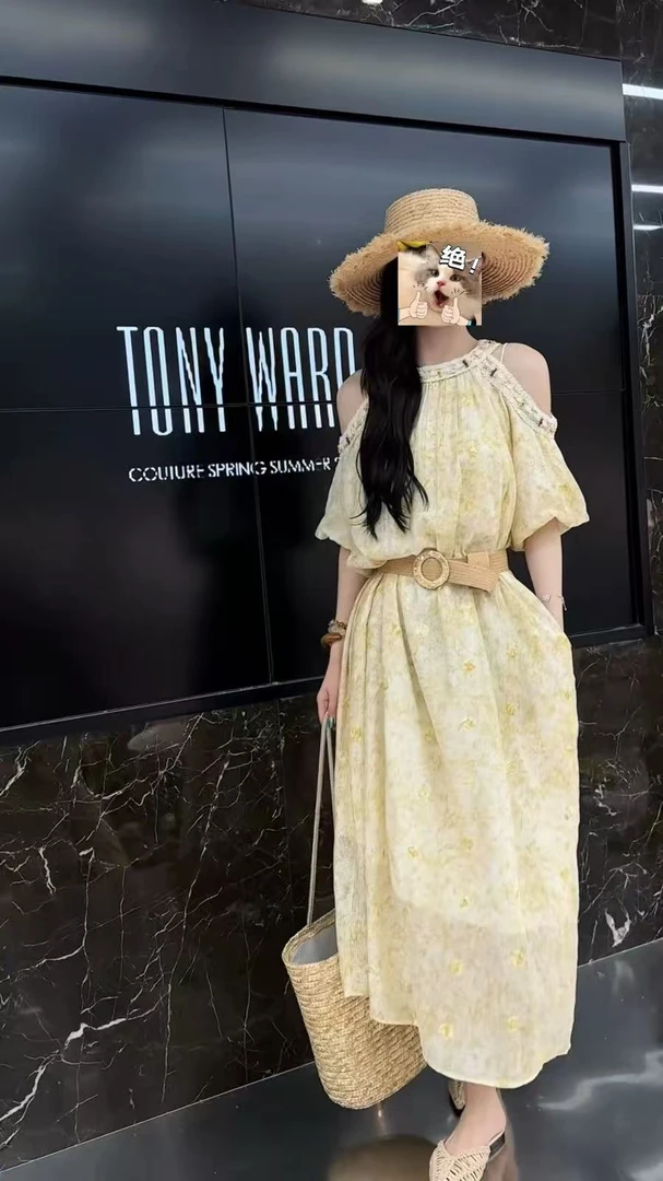 【小小一叶精选】欧洲站25夏新款女圆领钉珠露肩泡泡袖系腰带连衣裙