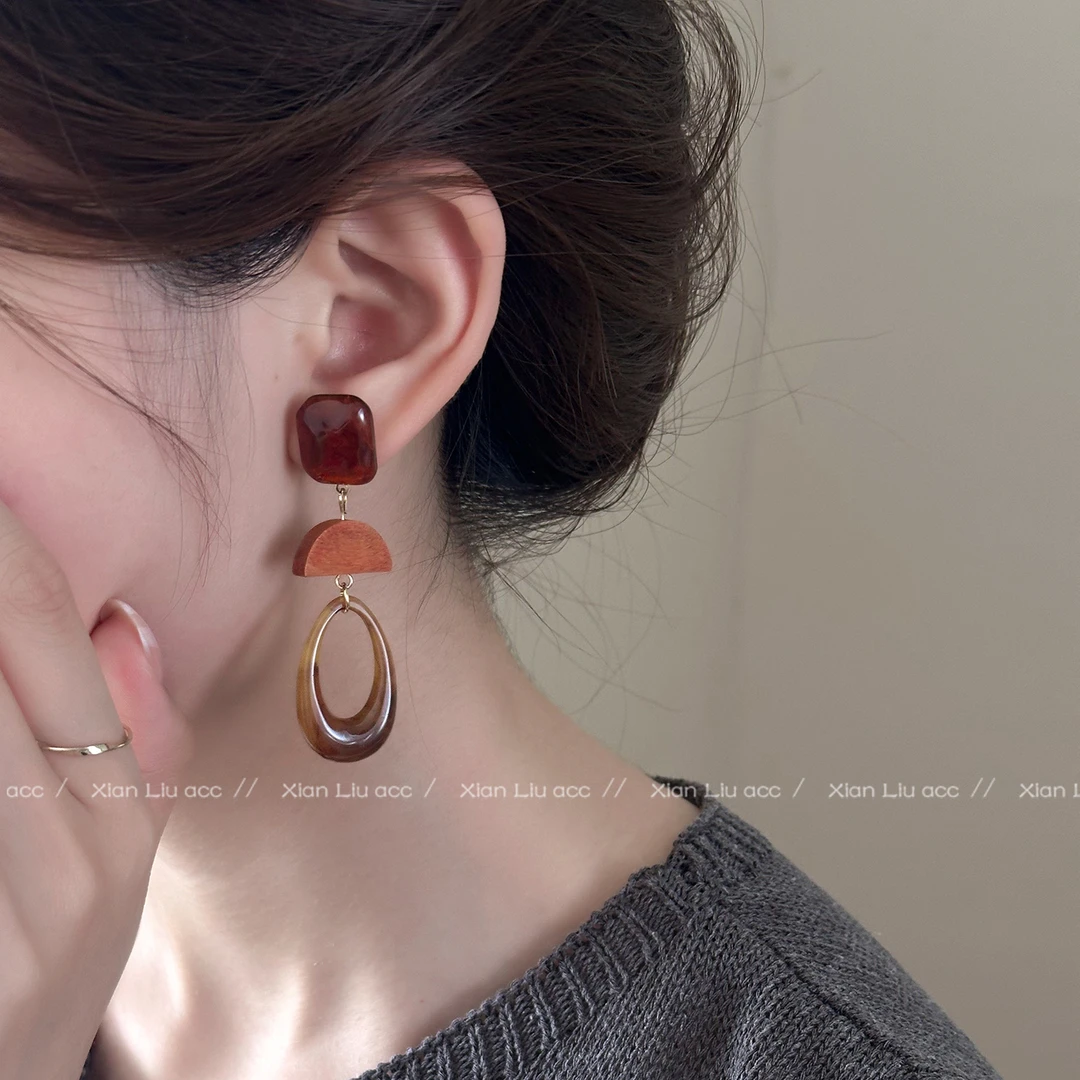 铜合金耳饰 美拉德复古几何镂空吊坠耳环女轻奢百搭气质耳钉耳饰