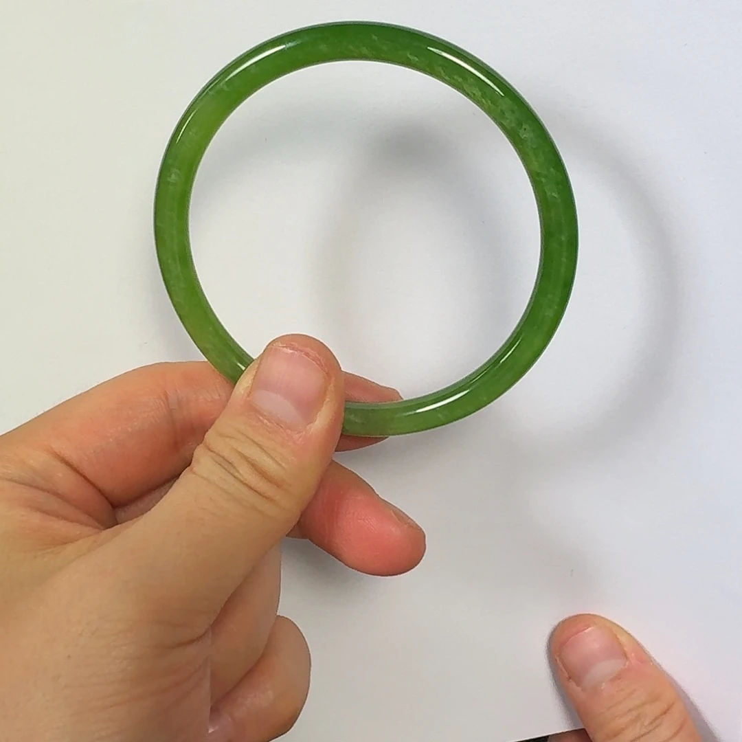 许***゛和田玉（碧玉）未镶嵌手镯55乌兰乌德苹果绿叮当镯猫眼丝