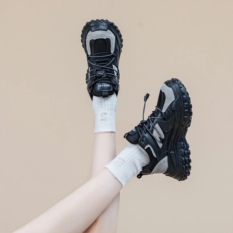 厚底老爹鞋女2025年春季女新款黑色复古爆款轮胎休闲运动鞋