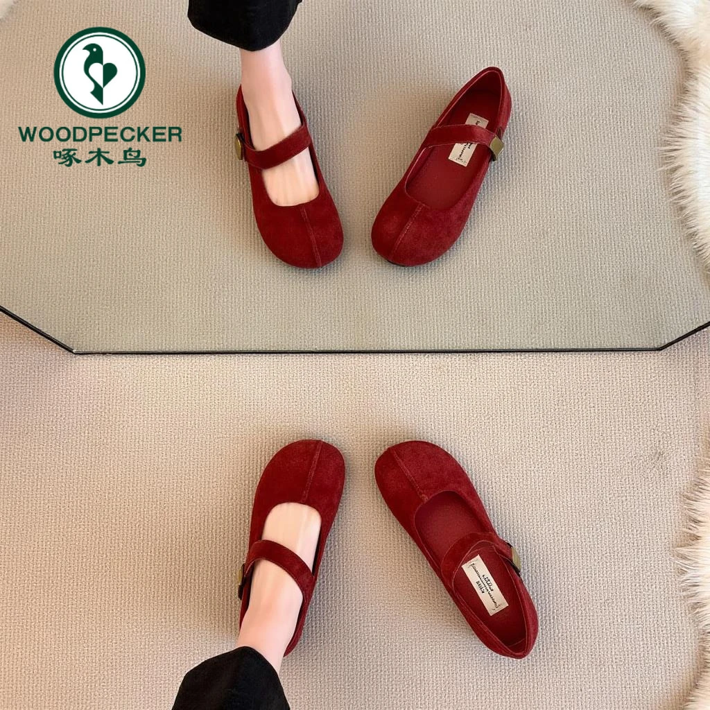 啄木鸟法式玛丽珍单鞋女新款复古平底圆头一字带扣绒面通勤小红鞋