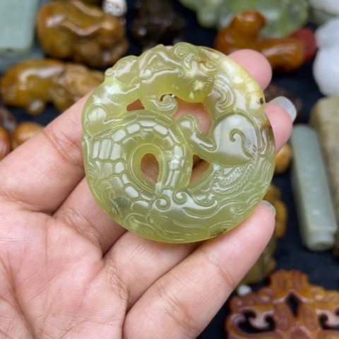 蛇纹石玉未镶嵌颈饰26