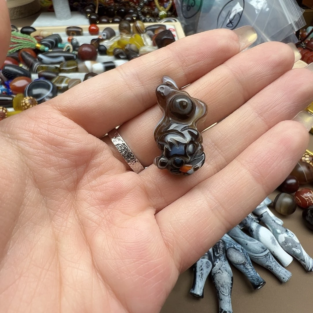 叁***玛瑙/玉髓未镶嵌珠宝半成品