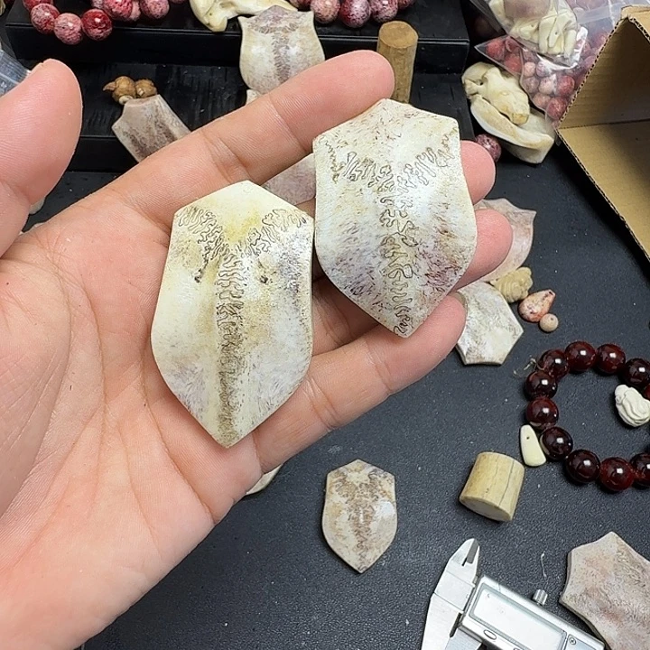 大***子花岗石铁合金养殖鹿头骨制作三界牌