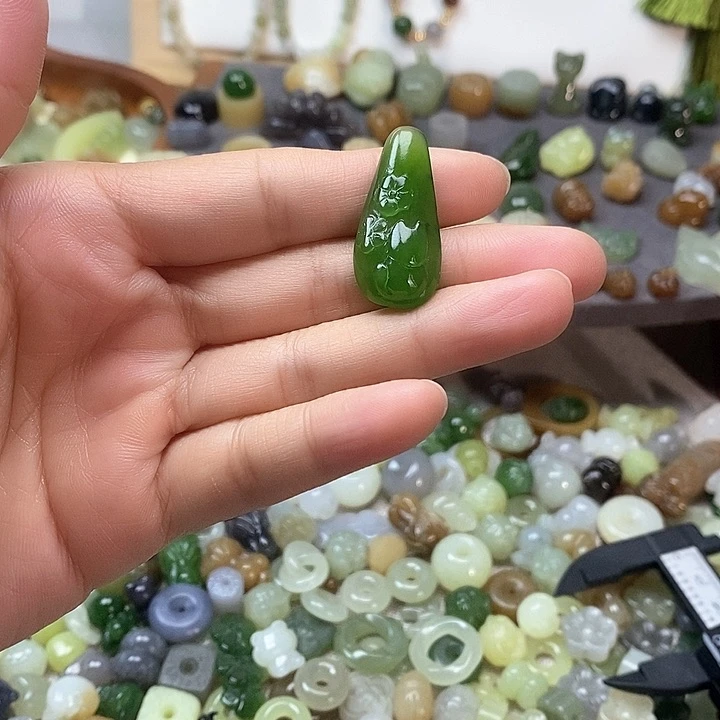 未镶嵌和田玉挂件猫