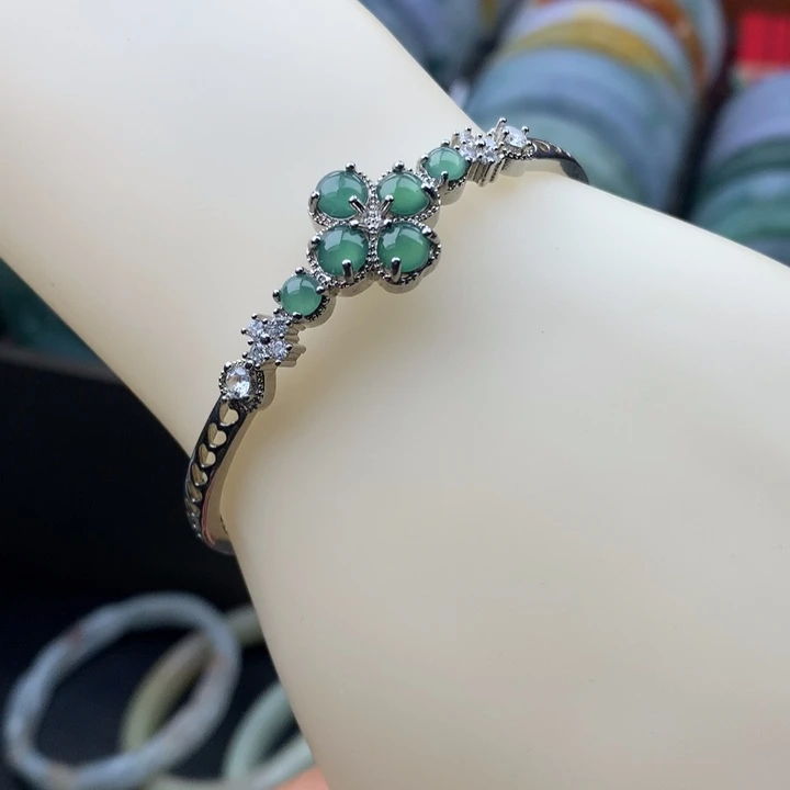 翡翠未镶嵌手镯手镯