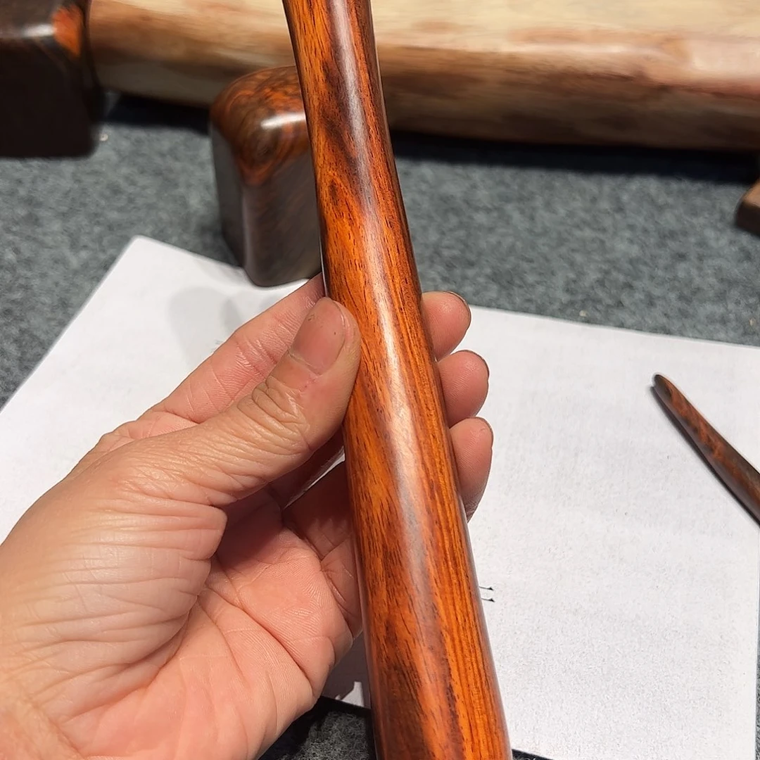 交趾黄檀（大红酸枝）知***士