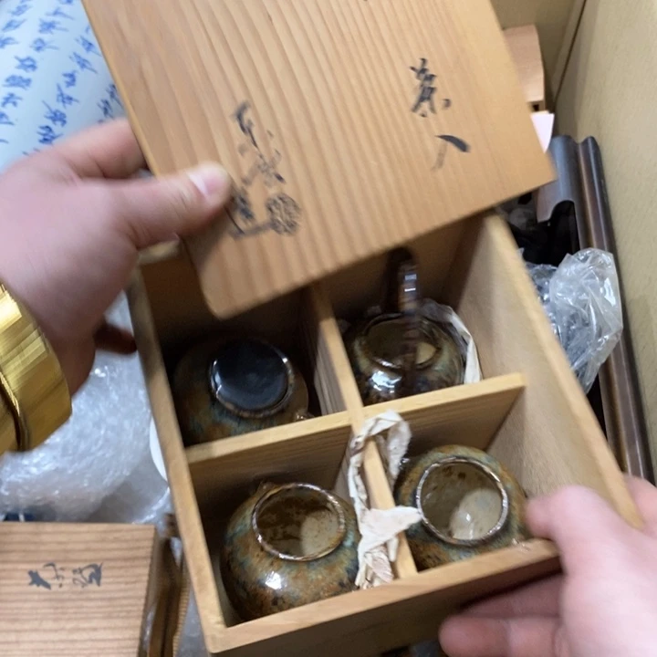 伊***饭中古品默认微瑕看好下手