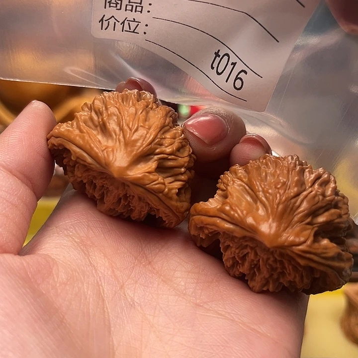 吊坠桃核蛇头蛇尾