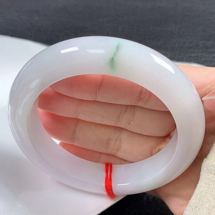 翡翠未镶嵌手镯