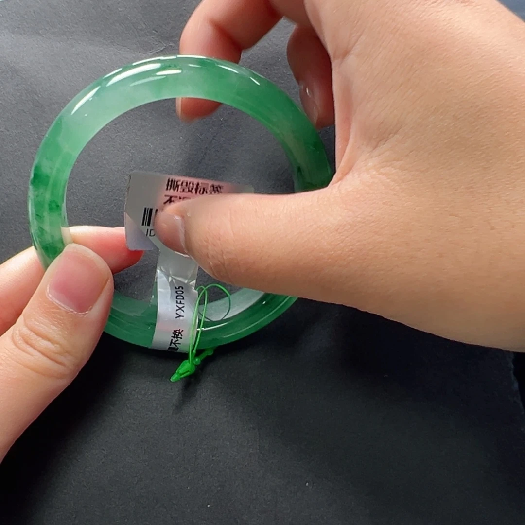 石英质玉未镶嵌手镯+54.7