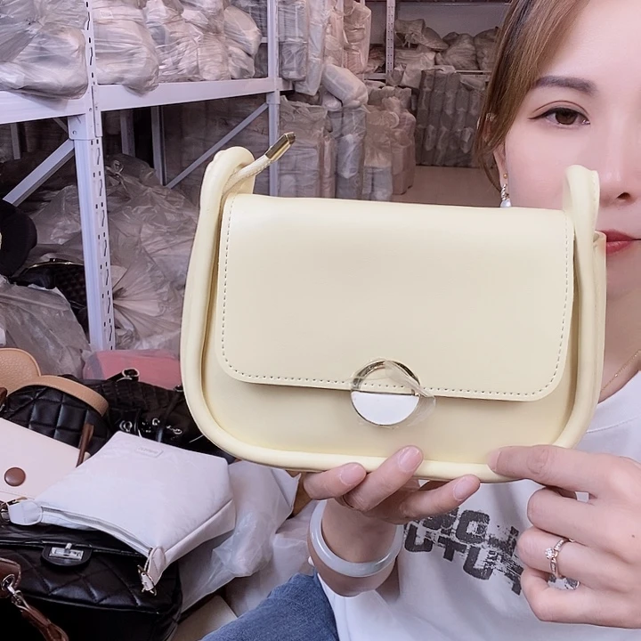 蚕丝小牛剖层皮革PU