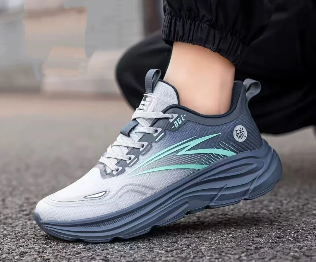 男士运动鞋，918-831-816-837随机，大透网夏款，超轻