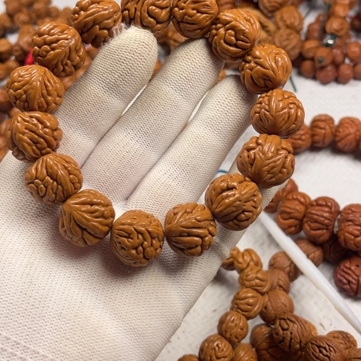 6号桃核手串一件