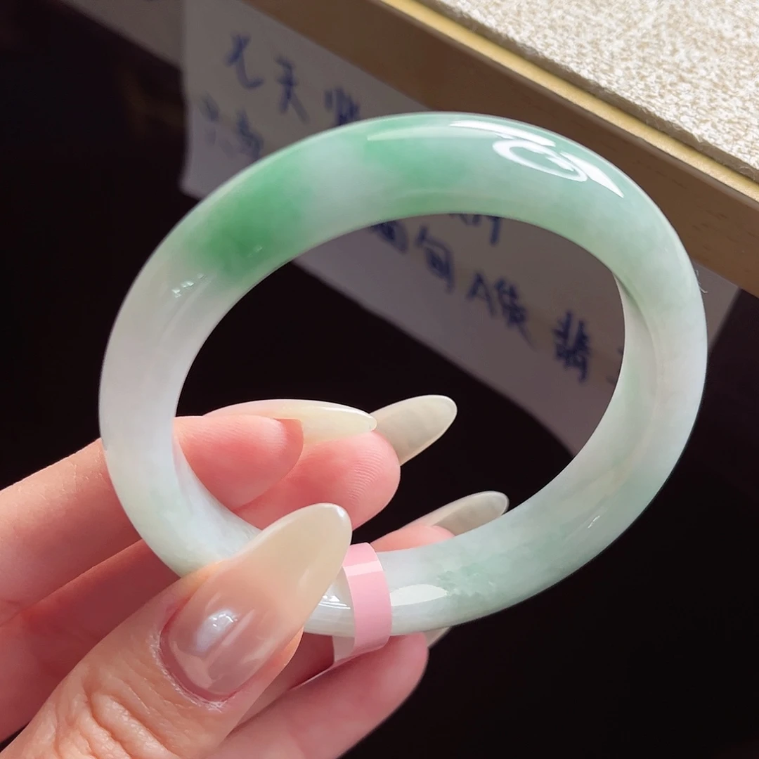 未镶嵌手镯翡翠手镯