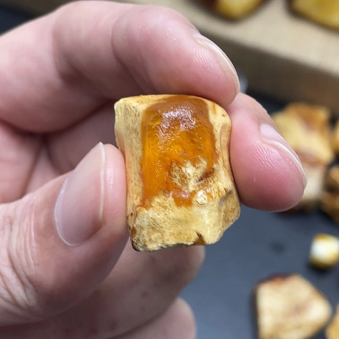 未镶嵌定制琥珀飚定制