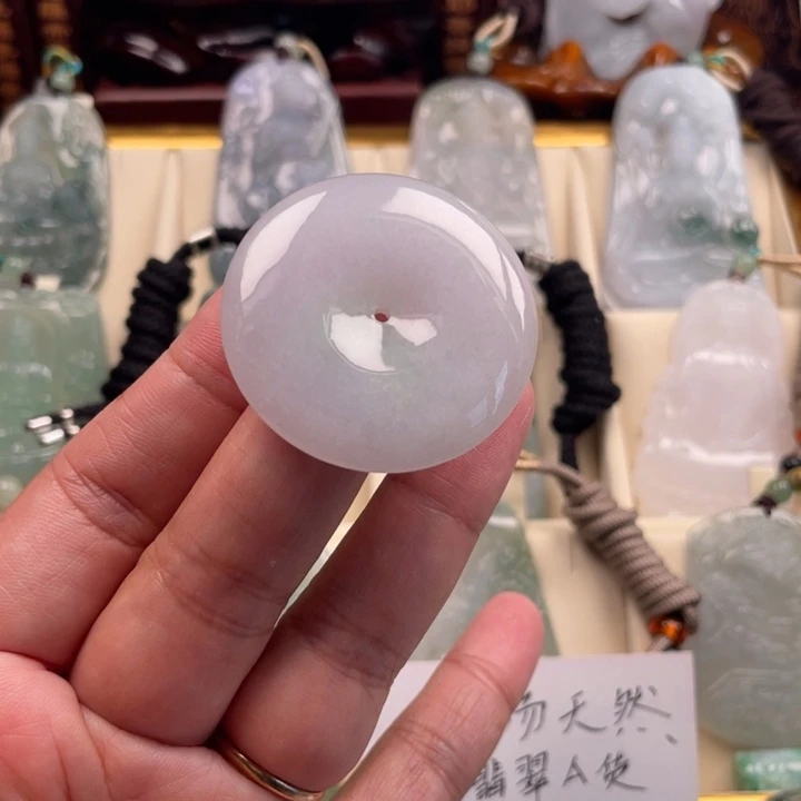 颈饰未镶嵌翡翠玉