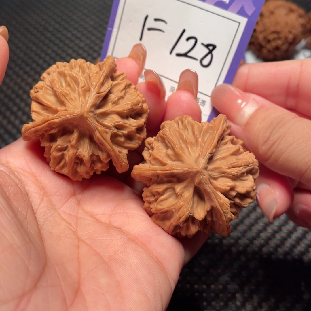 把件桃核128号盘山三棱44