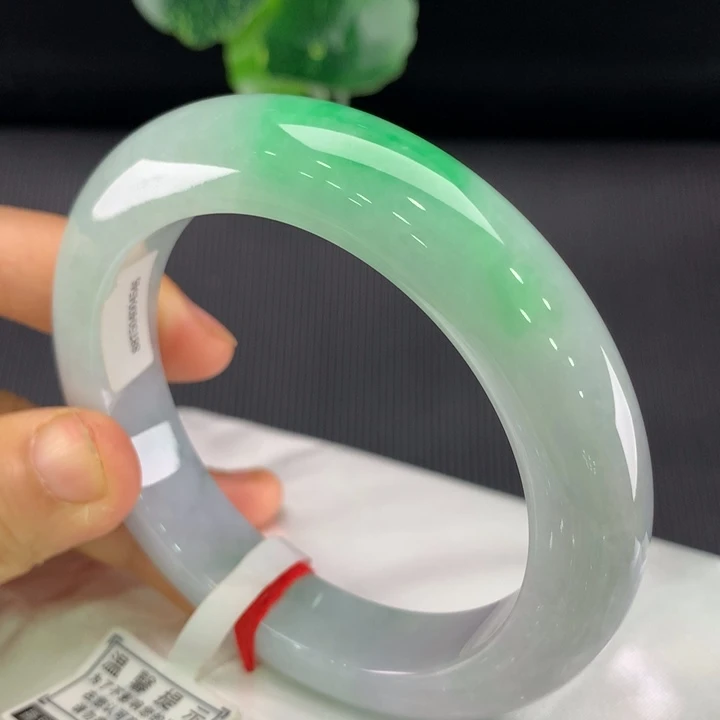 翡翠未镶嵌手镯正圈58