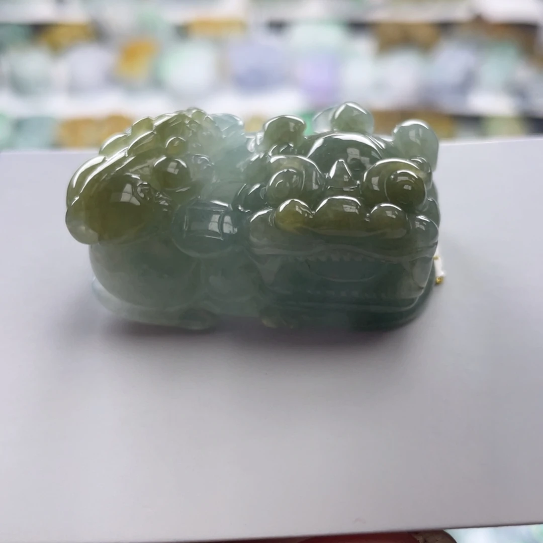 翡翠未镶嵌颈饰貔貅