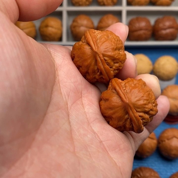 把件文玩核桃铁石