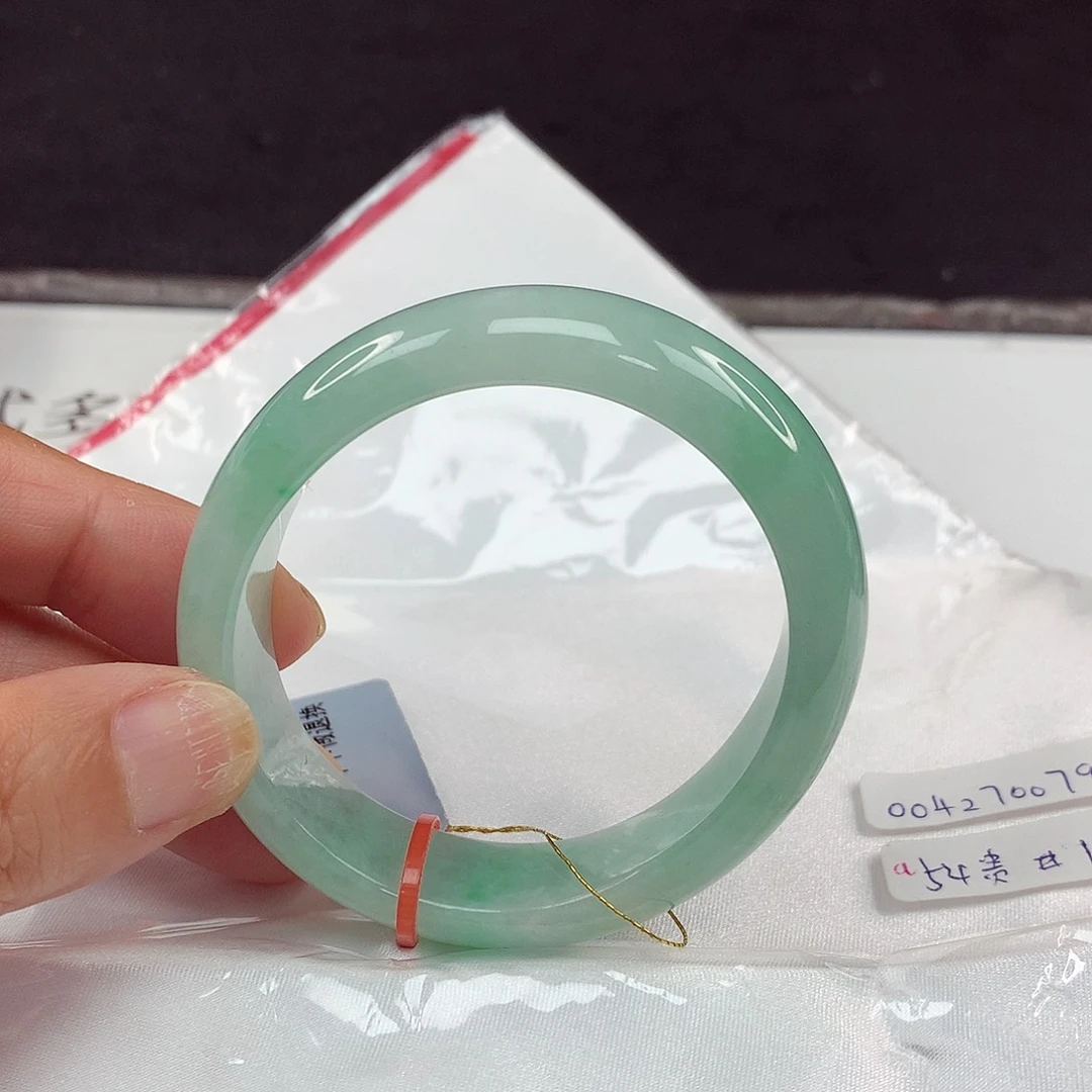 翡翠手镯未镶嵌54贵0795