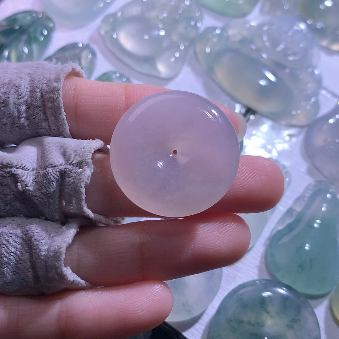 翡翠未镶嵌颈饰扣