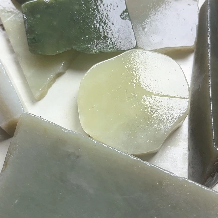 和田玉（糖玉）和田玉边角料9K金镶嵌用****2