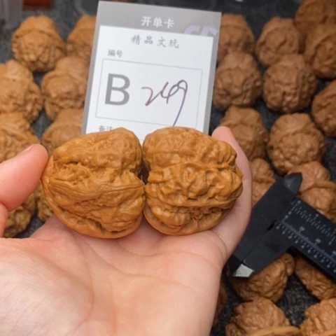 吊坠桃核我是第一百42