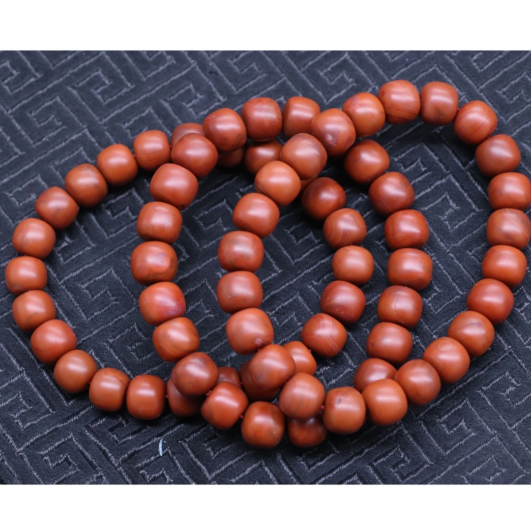 2原矿无优化南红保山磨石坎老型单圈9mm左右多样发一串轻微裂色差