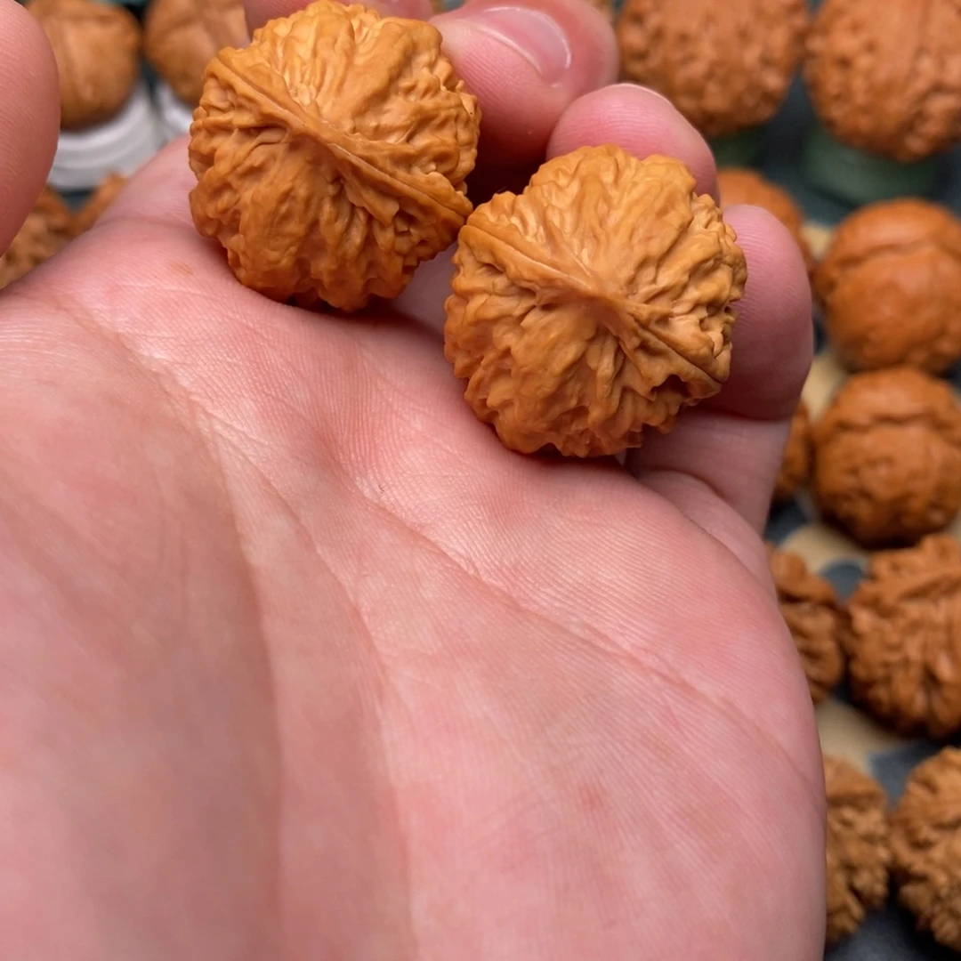 文玩核桃把件肉龙