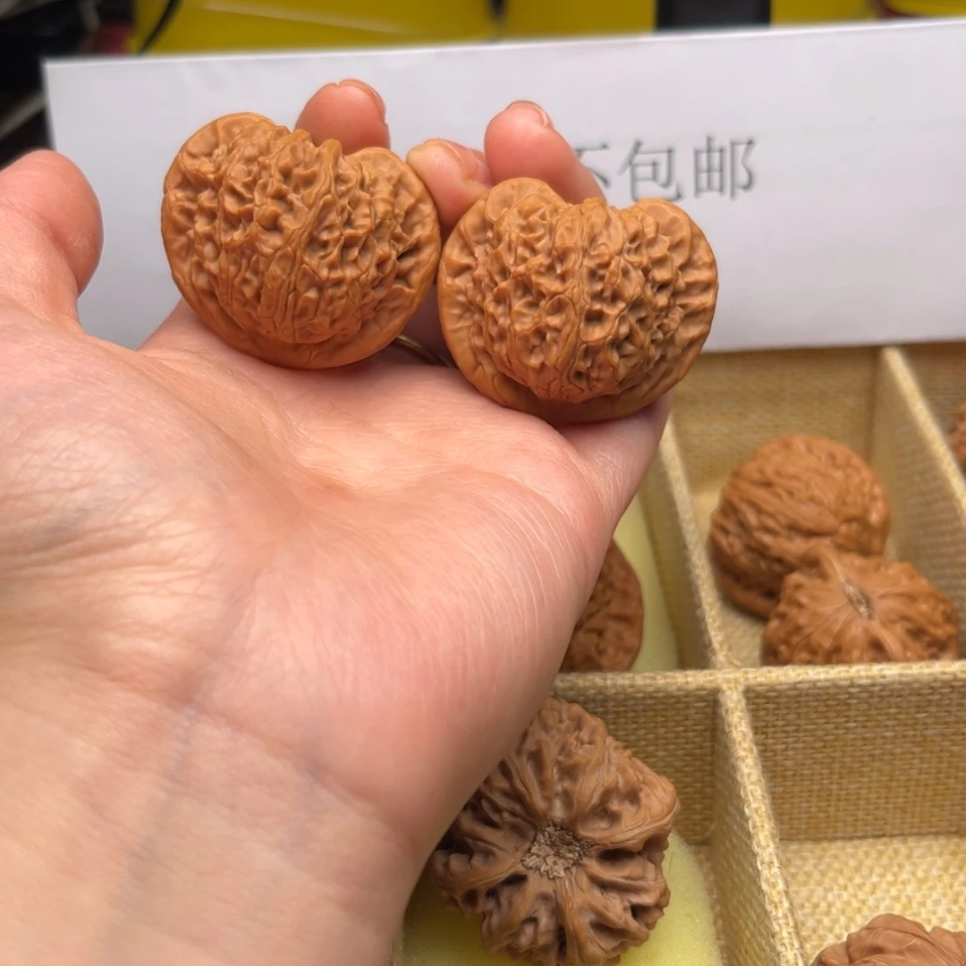 文玩核桃吊坠41宫灯