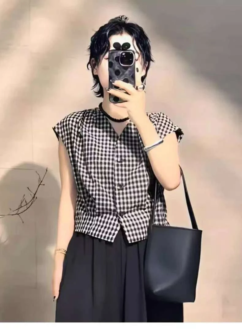 短款单排扣夏季V领气质衬衫格子格纹黑白无袖设计感