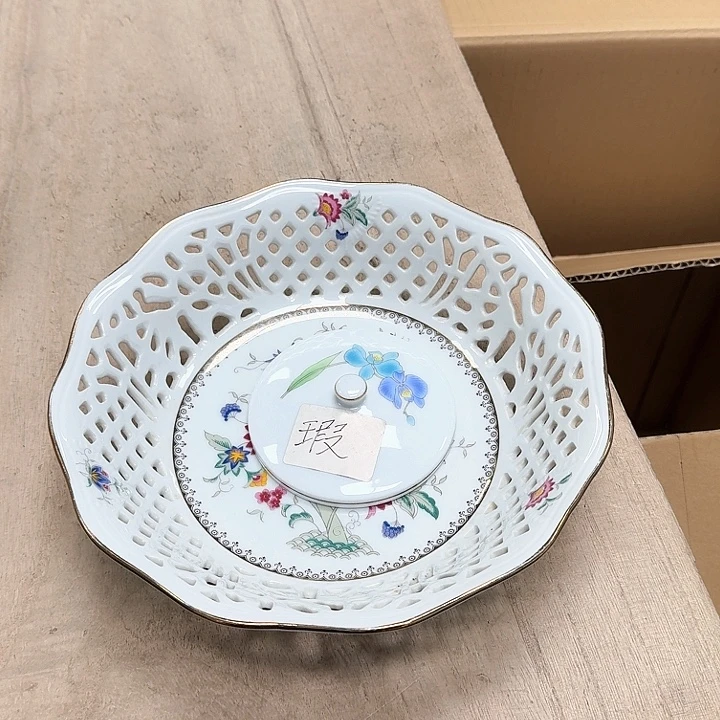 瓷片噗哈哈哈哈哈哈哈哈哈