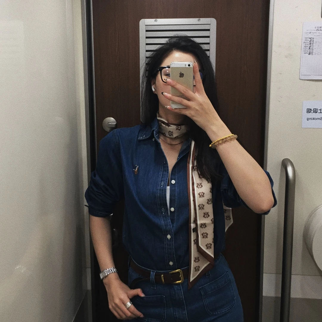 Yihouse【清静夜色】经典长袖丹宁牛仔衬衫女款气质风衬衣Y8286