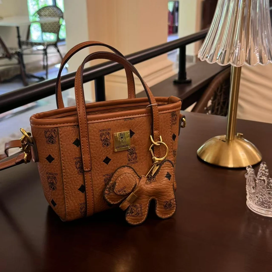 【七号仓库】百搭女包单肩斜挎包包大容量复古经典女包小熊菜篮子