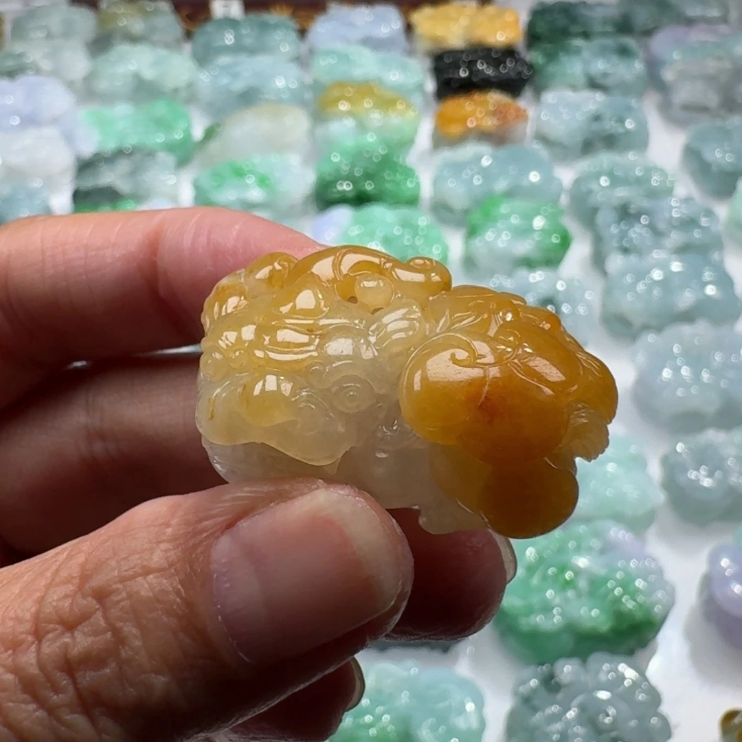 翡翠未镶嵌挂件貔貅