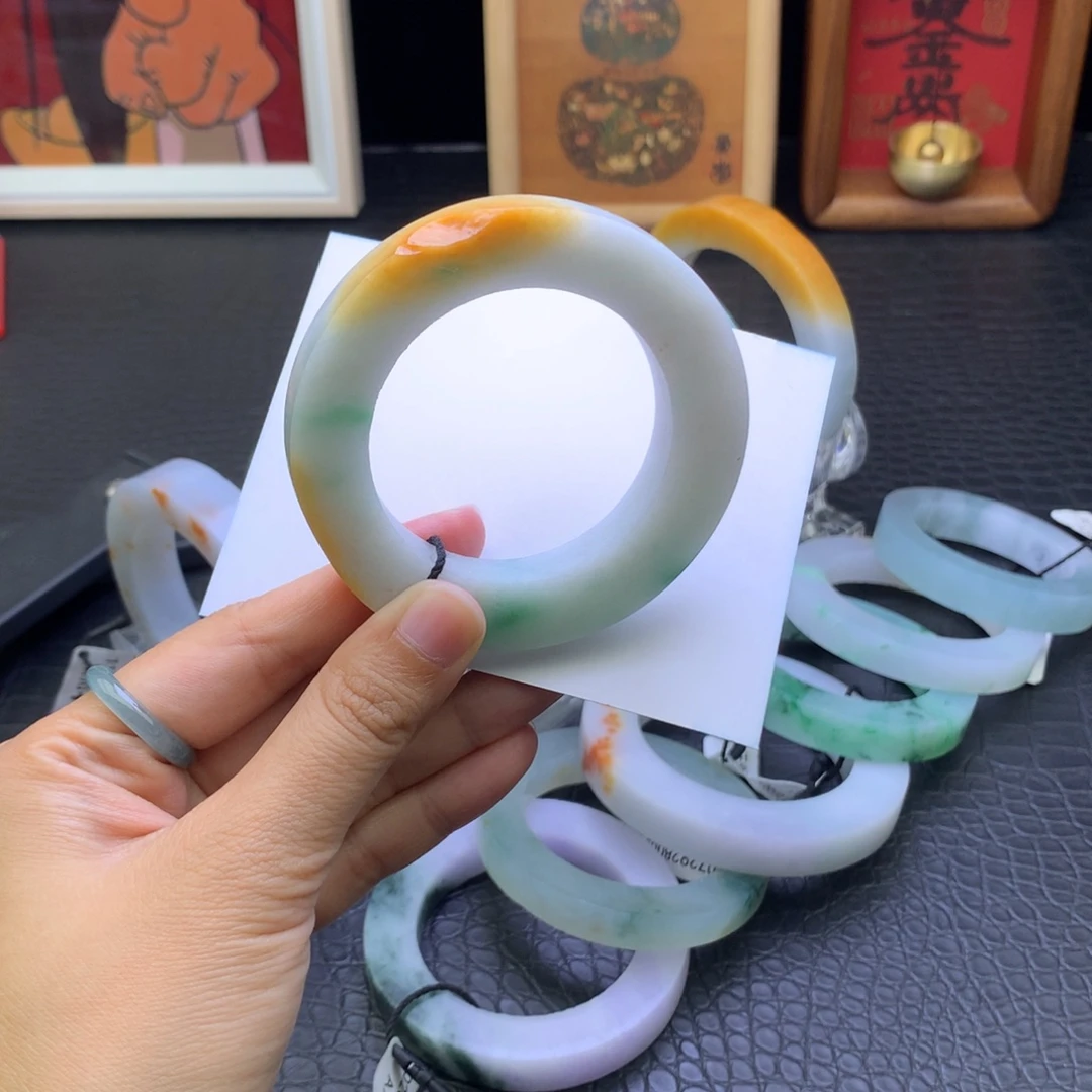定制翡翠未镶嵌翡翠手镯