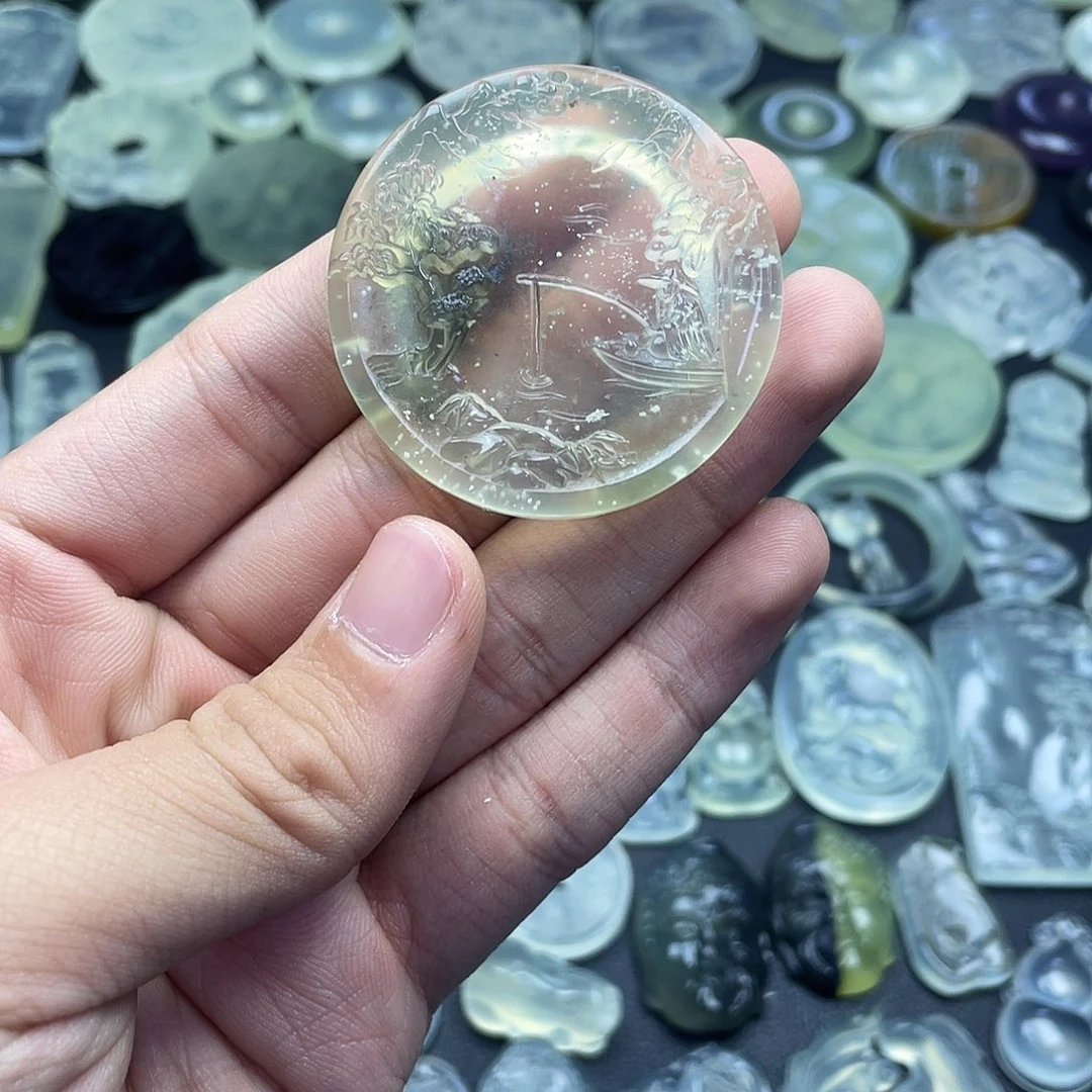 岫玉未镶嵌颈饰山水