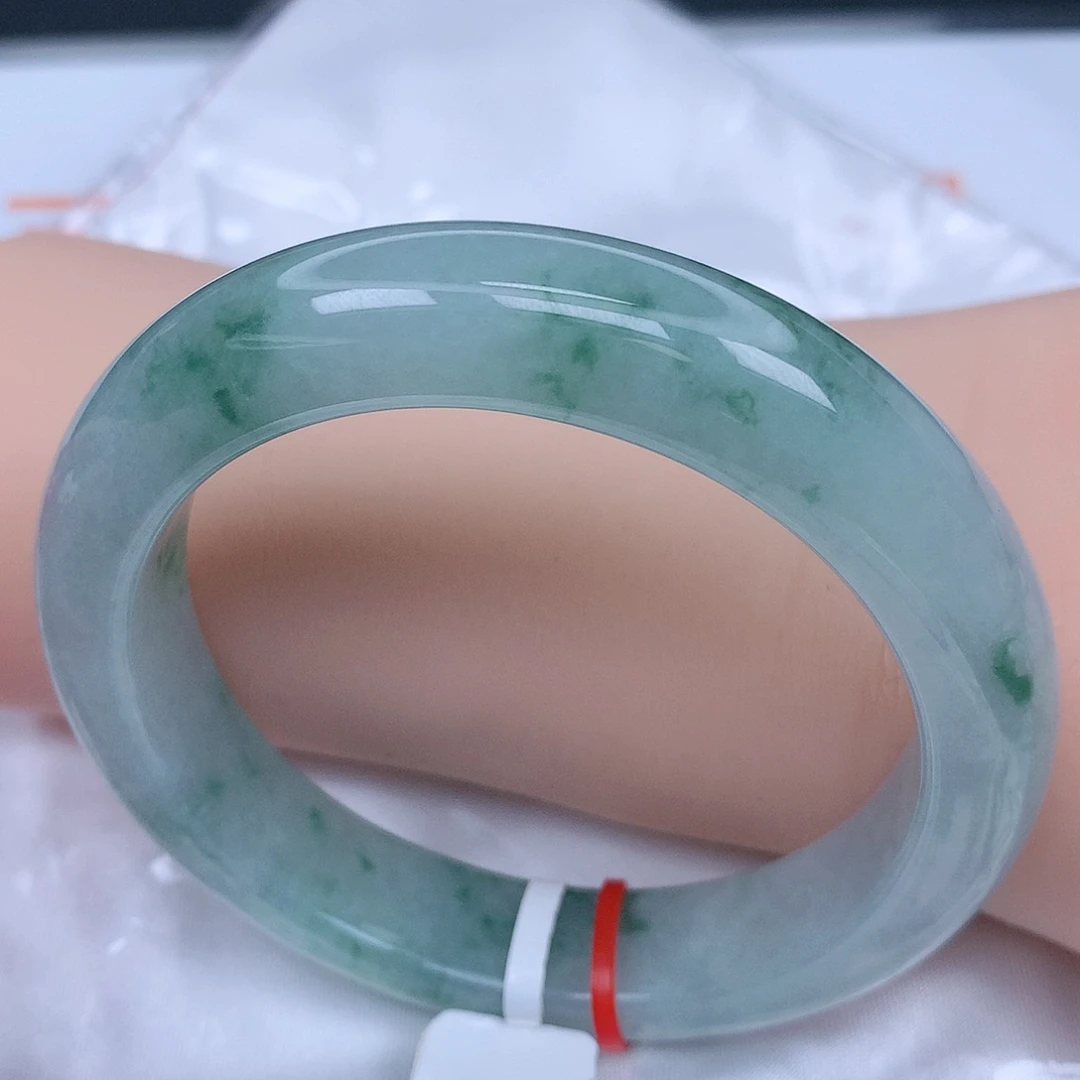 【闪购商品】未镶嵌手镯翡翠，57