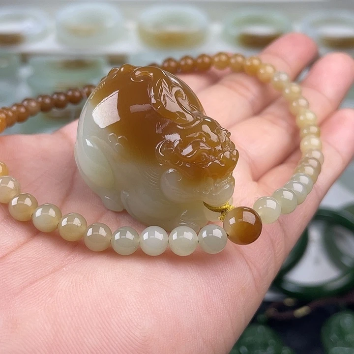 和田玉（糖玉）未镶嵌把件