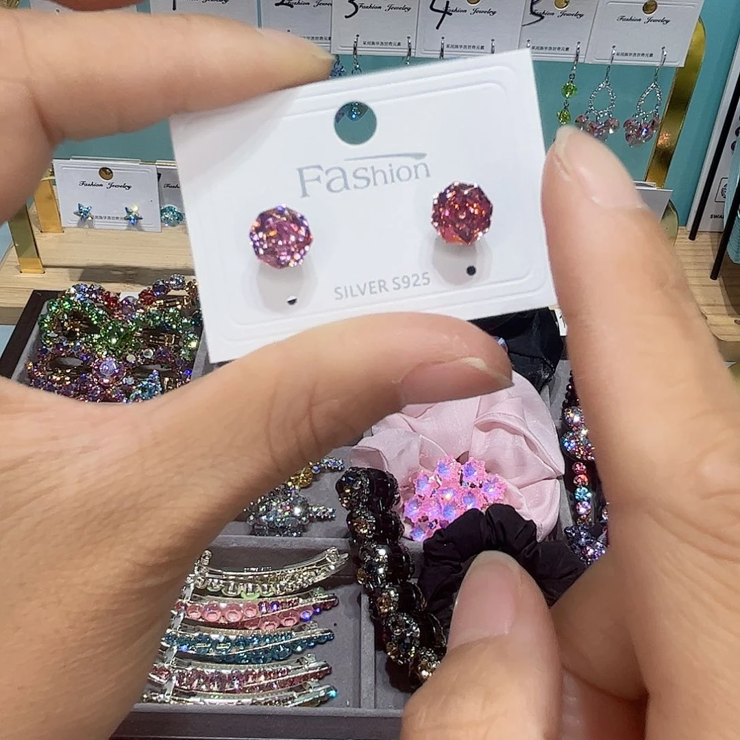 布艺铁合金耳钉和戒指