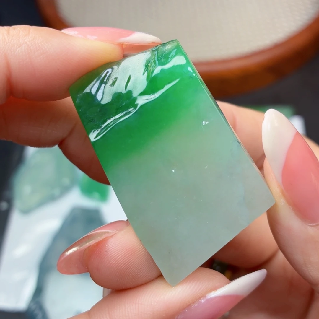 定制翡翠未镶嵌翡翠首饰